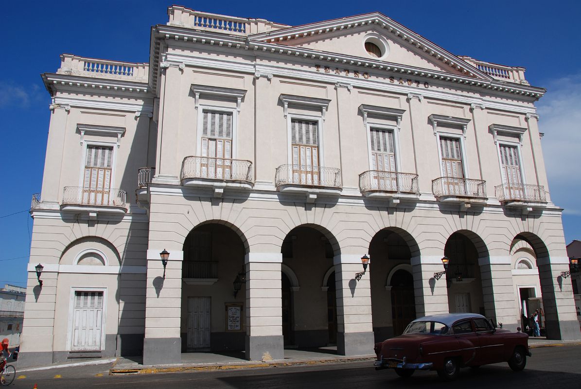 34 Cuba - Matanzas - Plaza de la Vigia - Teatro Santo